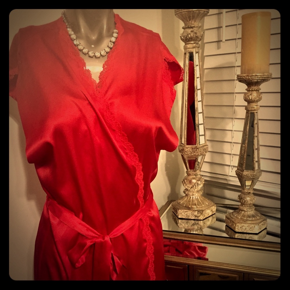 ♥️ Victoria’s Secret Red Satin Set